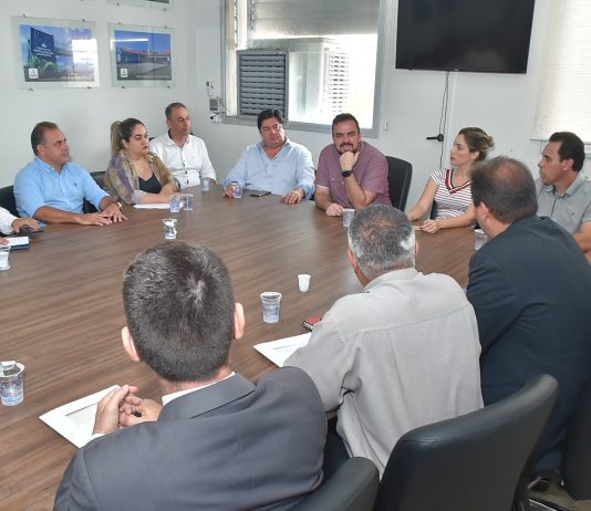 Gustavo Mendanha reúne secretariado e faz balanço de sua viagem Internacional