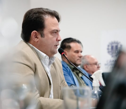 Prefeito de Anápolis anuncia progressão para professores da rede municipal